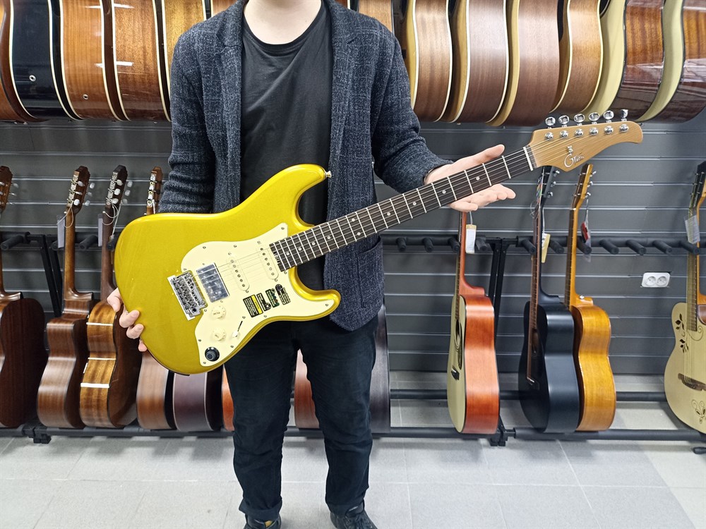 Купить Mooer GTRS S800 Gold - Электрогитара со встроенным